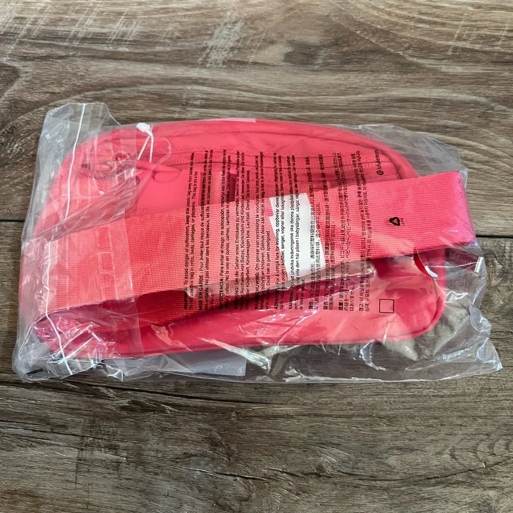 NEW LULULEMON EVERYWHERE BELT BAG COLOR GLAZE PINK